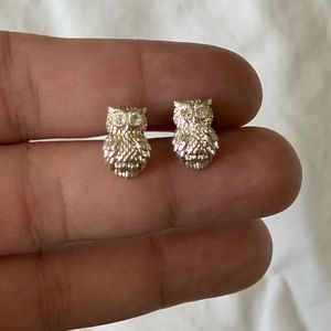 Hoo-hoo loves earrings
